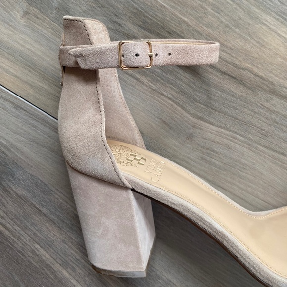 Beige Suede Block Heel Sandal 7.5 - Picture 9 of 12